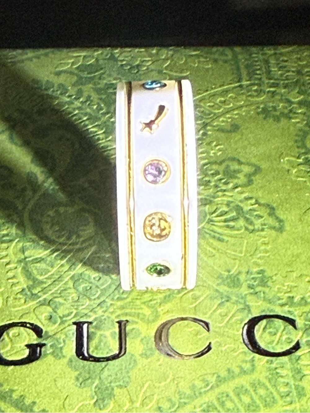 Gucci Icon 18k ring with gemstones